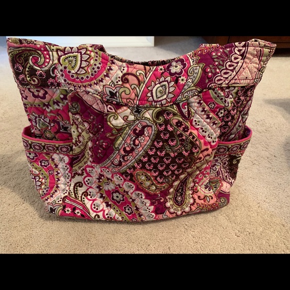 Vera Bradley Handbags - Vera Bradley Medium Size Tote